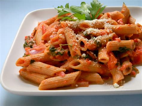 How much fat is in whole wheat penne with meat sauce - calories, carbs, nutrition