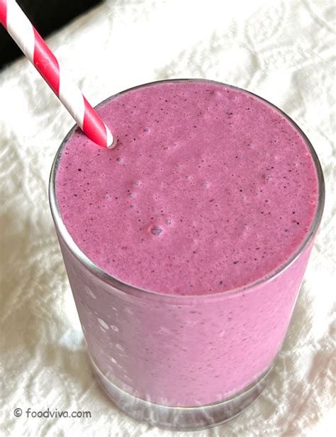 How much fat is in wild berry smoothie - calories, carbs, nutrition