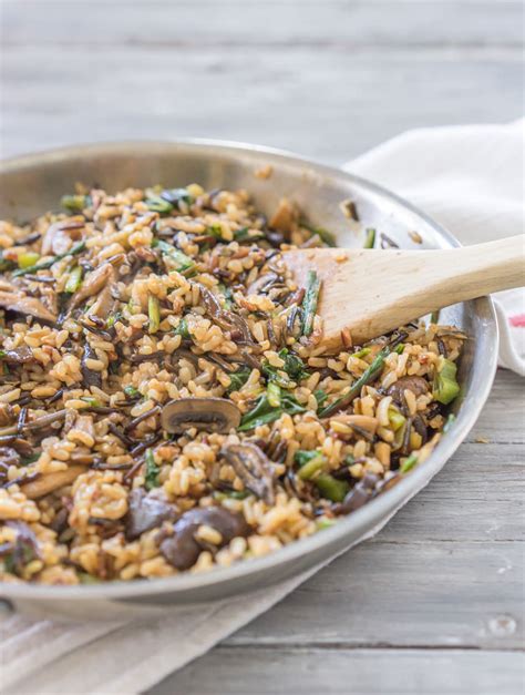 How much fat is in wild rice with mushrooms - calories, carbs, nutrition