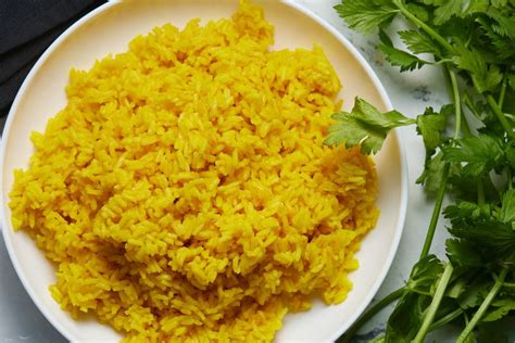 How much fat is in yellow rice & peas - calories, carbs, nutrition