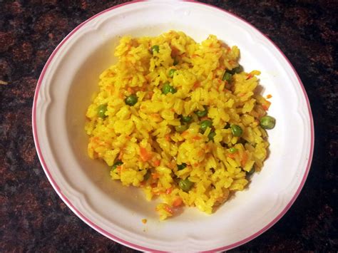 How much fat is in yellow rice and peas - calories, carbs, nutrition