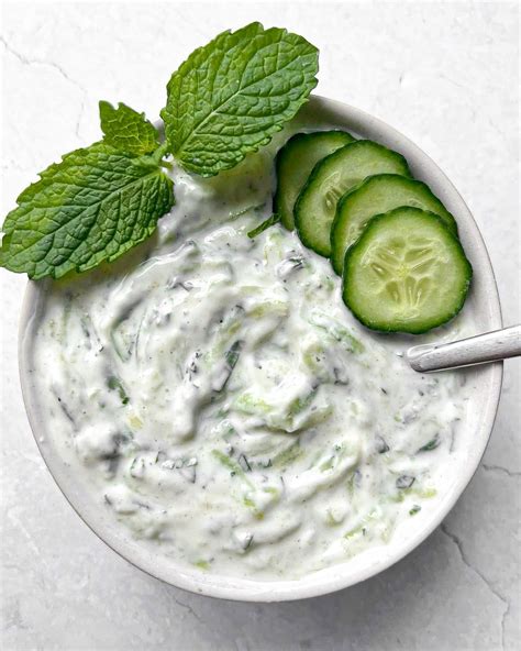 How much fat is in yoghurt, cucumber and mint - calories, carbs, nutrition