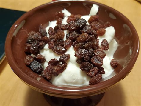 How much fat is in yogurt raisins pretzels brownies (79887.1) - calories, carbs, nutrition