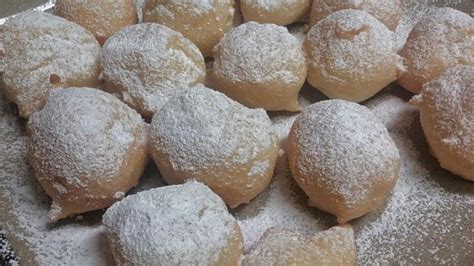 How much fat is in zeppoles - calories, carbs, nutrition