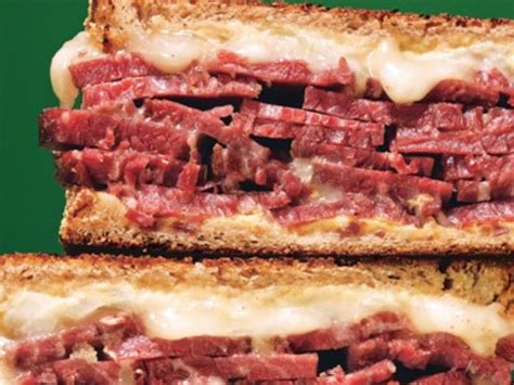 How much fat is in zesty corned beef sandwich - calories, carbs, nutrition