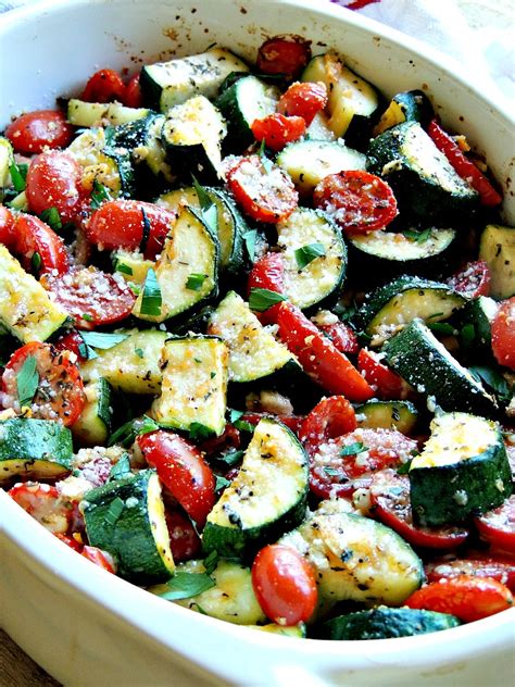 How much fat is in zucchini and tomatoes - calories, carbs, nutrition