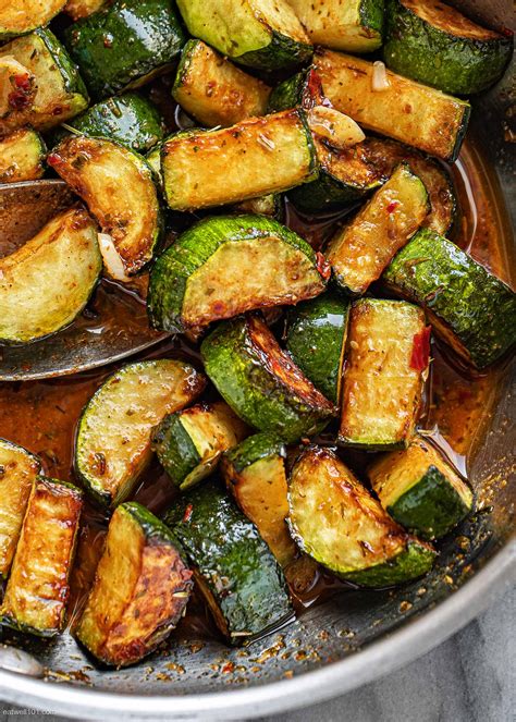 How much fat is in zucchini sauteed michoacan 1/2 cup - calories, carbs, nutrition