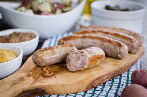 What are the ingredients needed to make homemade bratwurst?