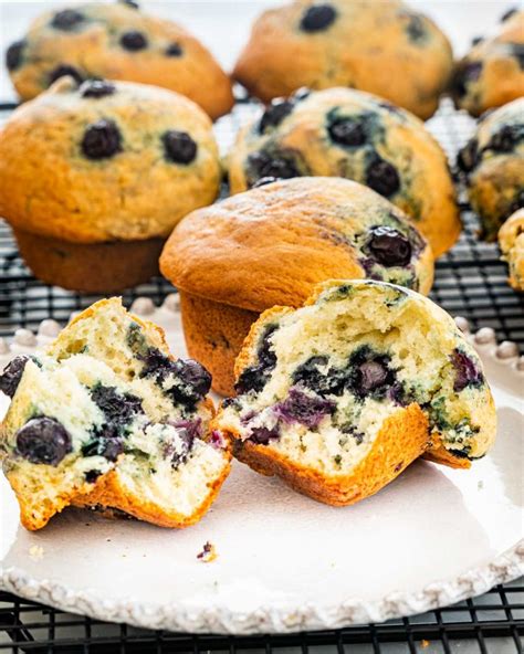 What ingredients do I need to make blueberry muffins?