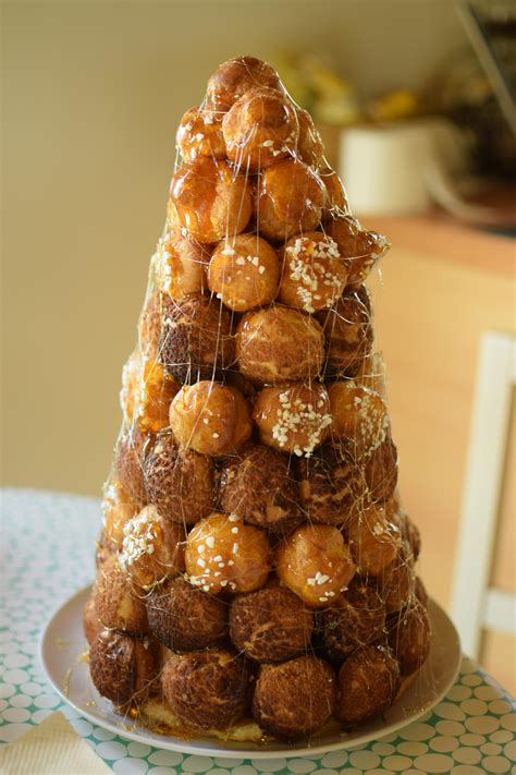 What is croquembouche?