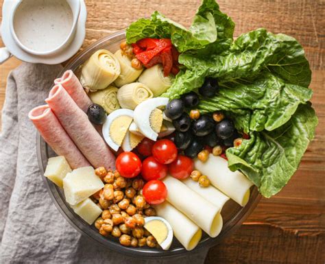 Antipasto Salad w/ Italian Dressing - calories, carbs, nutrition