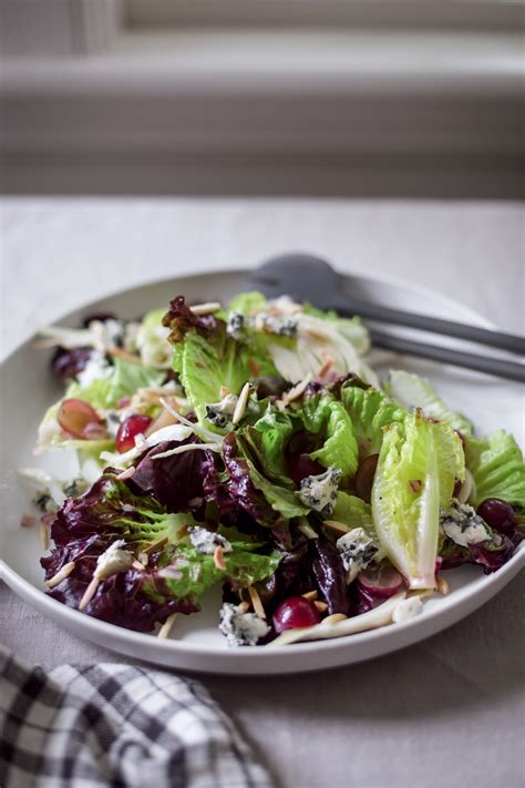 Apple Blue Cheese Red Leaf Salad - calories, carbs, nutrition