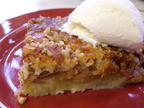Apple Cobbler Walnut Pancakes (81511.6) - calories, carbs, nutrition