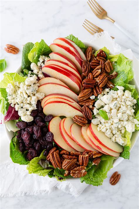 Apple Pecan Salad with Blue Cheese - calories, carbs, nutrition