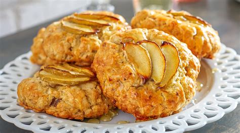 Apple Walnut Scones - calories, carbs, nutrition