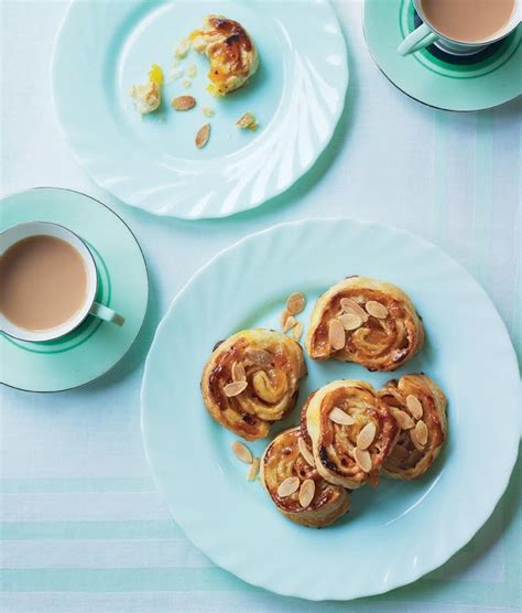 Apricot Pastry with Nuts - calories, carbs, nutrition
