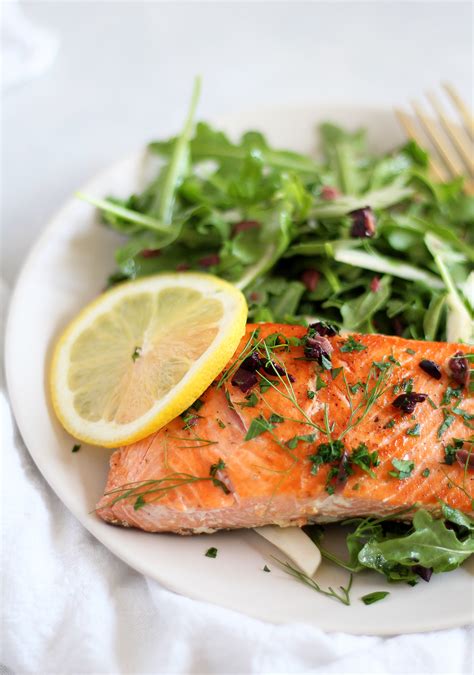 Arugula Fennel Salad with Salmon - calories, carbs, nutrition