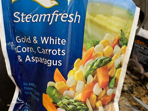 Asparagus, Gold & White Corn, Baby Carrots - calories, carbs, nutrition