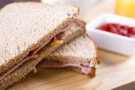 Bacon Butty - calories, carbs, nutrition