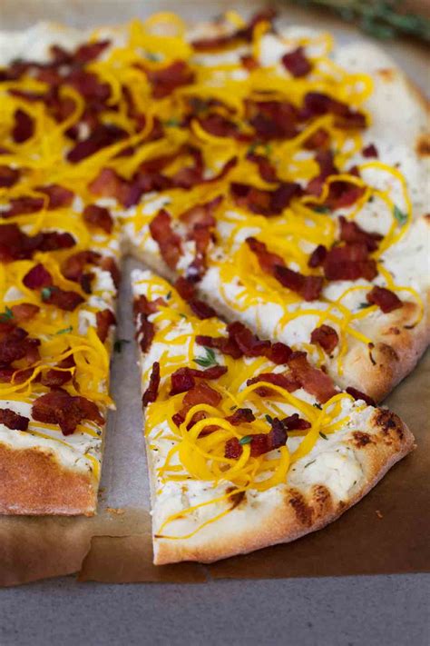 Bacon Clam Pizza (32589.9) - calories, carbs, nutrition