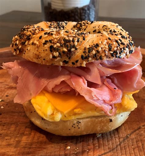 Bagel with Eggs & Ham - calories, carbs, nutrition