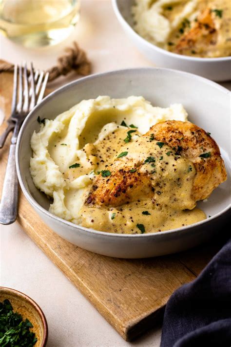 Baked Chicken Breast w/Mashed Potatoes, Broccoli, and Chicken Gravy - calories, carbs, nutrition