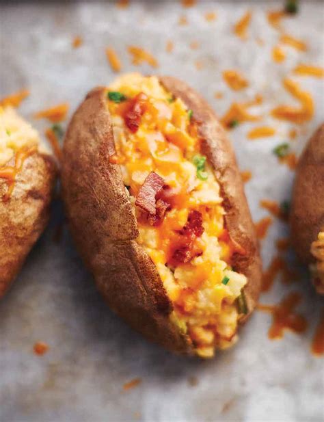 Baked Potato with Cheddar and Bacon Bits - calories, carbs, nutrition