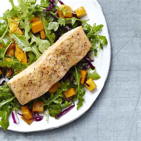 Baked Salmon with Baby Zucchini and Squash Salad - calories, carbs, nutrition