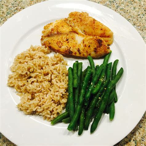 Baked Tilapia with Brown Rice and Steamed Green Beans - calories, carbs, nutrition