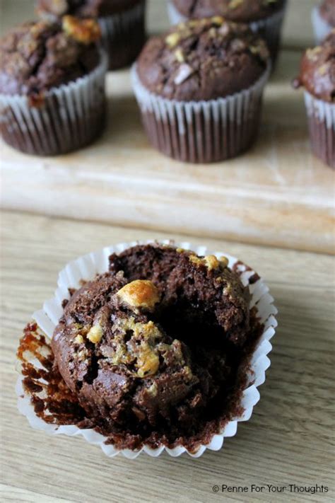 Baked Vanilla, Chocolate and Honeycomb Muffin - calories, carbs, nutrition