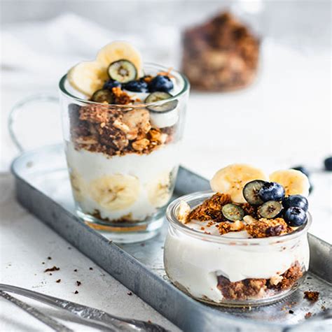 Banana Crunch Parfait with Cashews (15079.1) - calories, carbs, nutrition