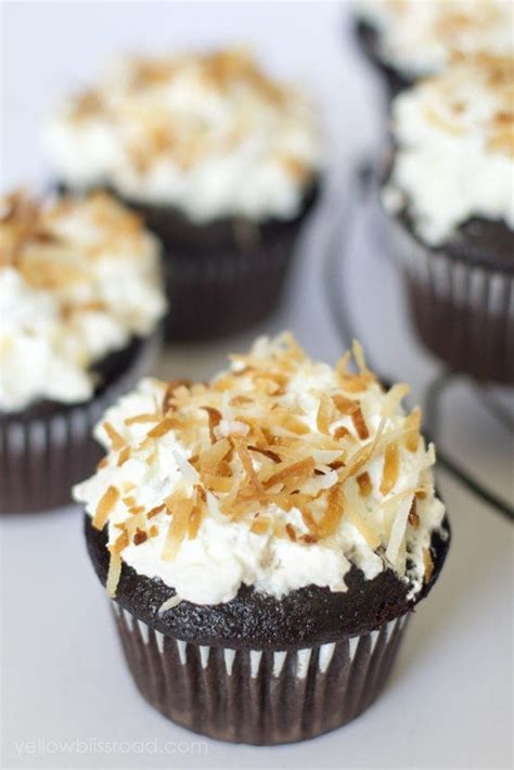 Banana Cupcakes with Chocolate Frosting and Toasted Coconut - calories, carbs, nutrition