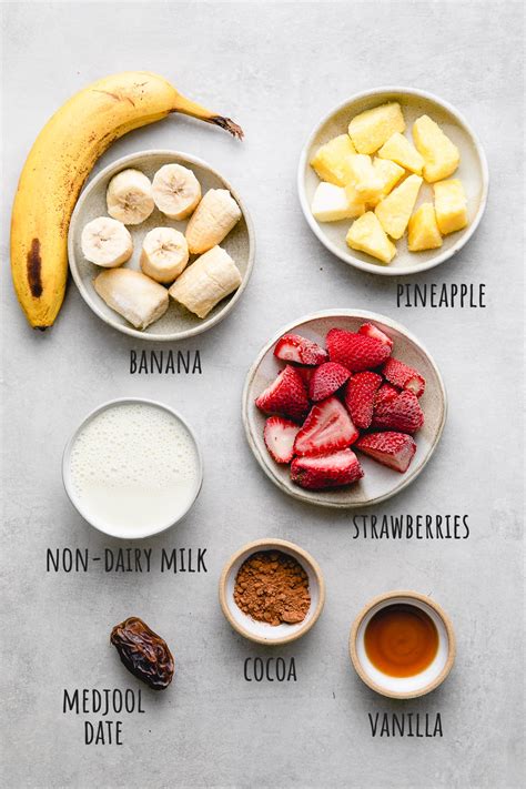 Banana Split Smoothie - calories, carbs, nutrition