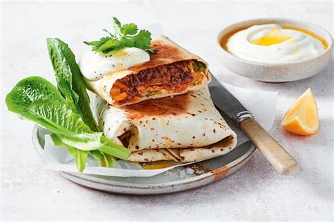 Beef Crunch Wrap on Tortilla - calories, carbs, nutrition