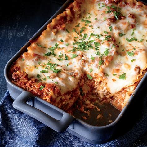 Beef Lasagna (31233.0) - calories, carbs, nutrition