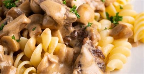 Beef Stroganoff (9483.0) - calories, carbs, nutrition