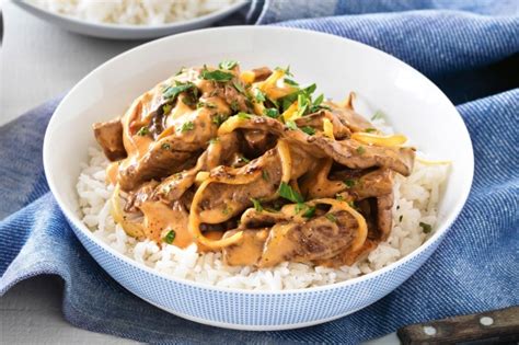 Beef Stroganoff with Brown Rice MEDIUM - calories, carbs, nutrition