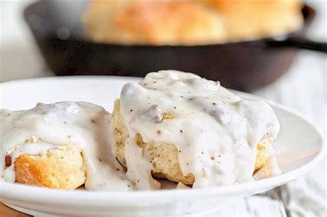 Biscuit with Pepper Gravy - calories, carbs, nutrition