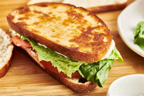 BLT Sandwich on Wheat Bread - calories, carbs, nutrition