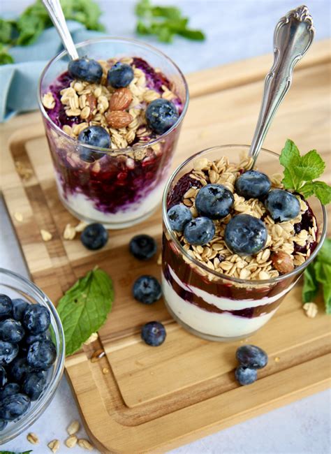 Blueberry Compote Yogurt Parfait - calories, carbs, nutrition