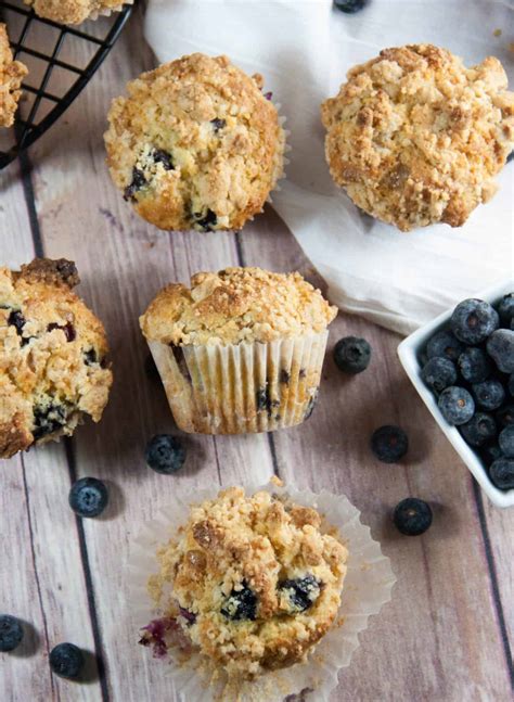 Blueberry Crumb Muffin - calories, carbs, nutrition