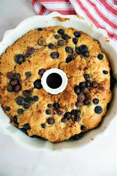 Blueberry Sour Cream Coffee Cake - calories, carbs, nutrition