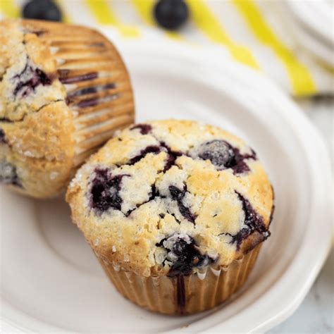 Blueberry Sour Cream Muffin - calories, carbs, nutrition