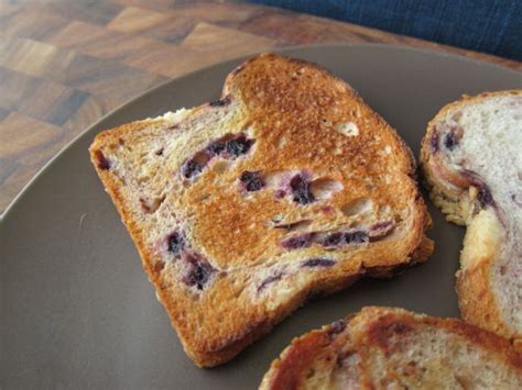 Blueberry Streusel Breakfast Bread - calories, carbs, nutrition