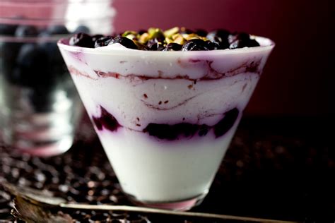 Blueberry Yogurt Parfait - calories, carbs, nutrition