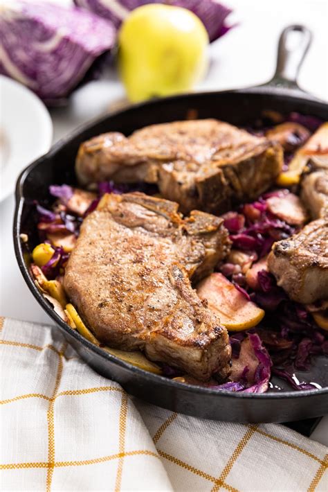 Braised Pork Chops w/Red Cabbage & Apple - calories, carbs, nutrition