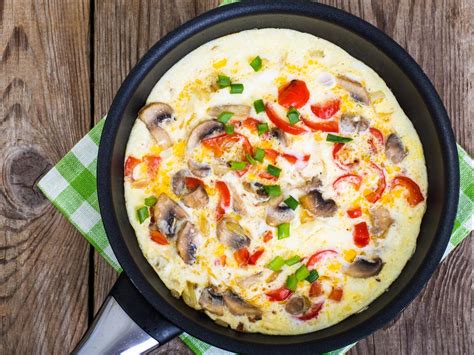 Broccoli Mushroom Egg White Omelet - calories, carbs, nutrition