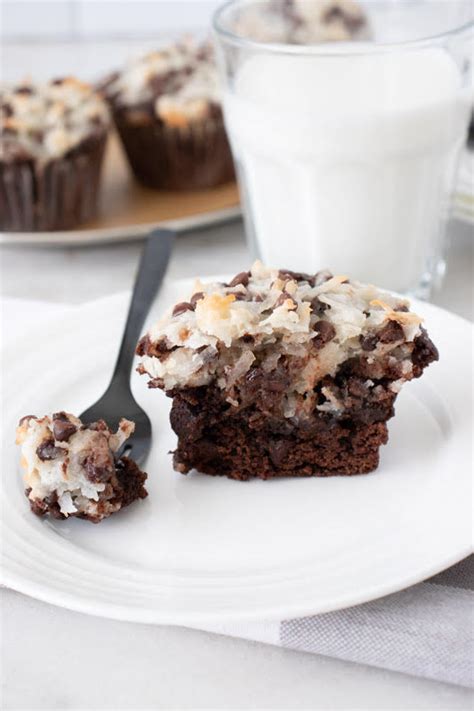 Brownie Macaroon Cupcake - calories, carbs, nutrition