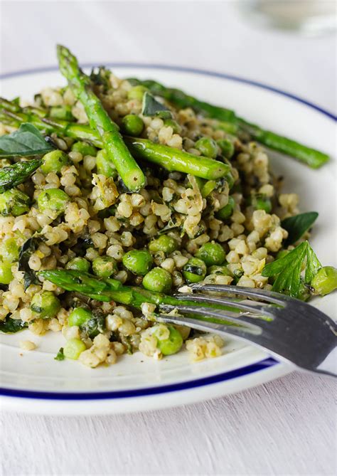 Buckwheat & Green Pea Risotto with Kale, Pumpkin & Almonds - calories, carbs, nutrition