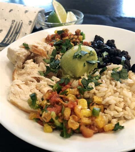 Burrito Bowl- Chicken, Brown Rice, Black Beans, Cheese and Lettuce - calories, carbs, nutrition